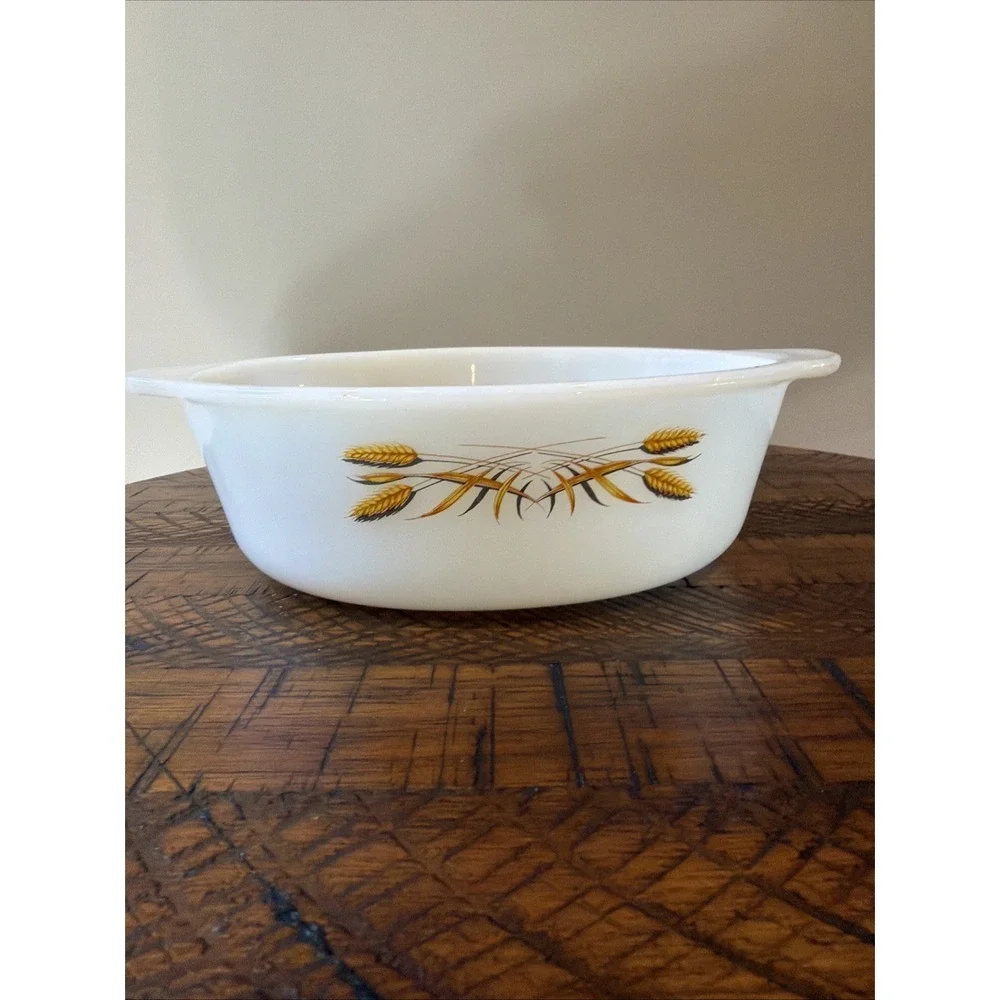 Fire-King Anchor Hocking Vintage Pattern Oval 1 1/2 Qt Casserole Dish - No Lid